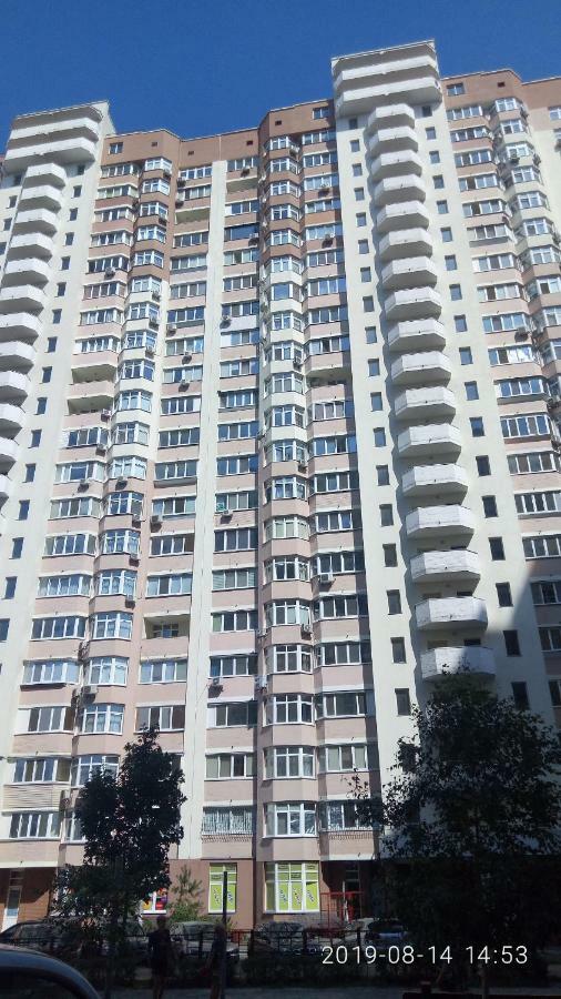 Люкс Апартаменты На Позняках Kiew Exterior foto